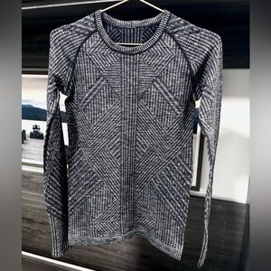 lululemon restless long sleeve grey black size 6